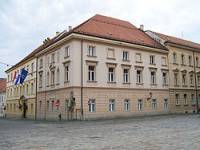250px-stara_gradska_vijecnica_zagreb.jpg